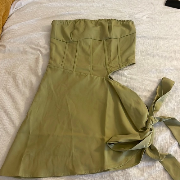 Pretty Little Thing Corset Green Going Out/Dinner Dress - Picture 2 of 4